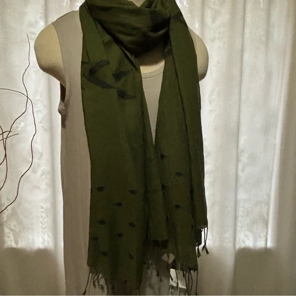 Eileen Fisher Organic Cotton Jamdani Olive Scarf with Black Chevron Pattern NWT - Picture 2 of 10